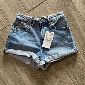 Zara ‘90s Rolled Up Shorts